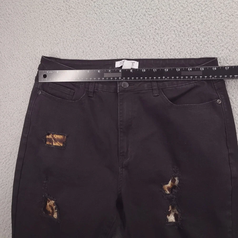 JUDY BLUE Jeans Size 1XL Skinny Fit Leopard Patch Black Stretch Denim - Picture 9 of 14